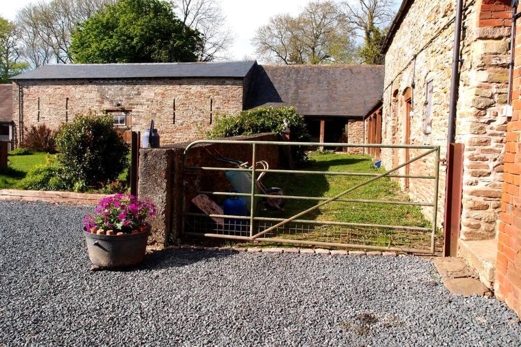 Upper Heath Farm - Stable Cottage Craven Arms Buitenkant foto